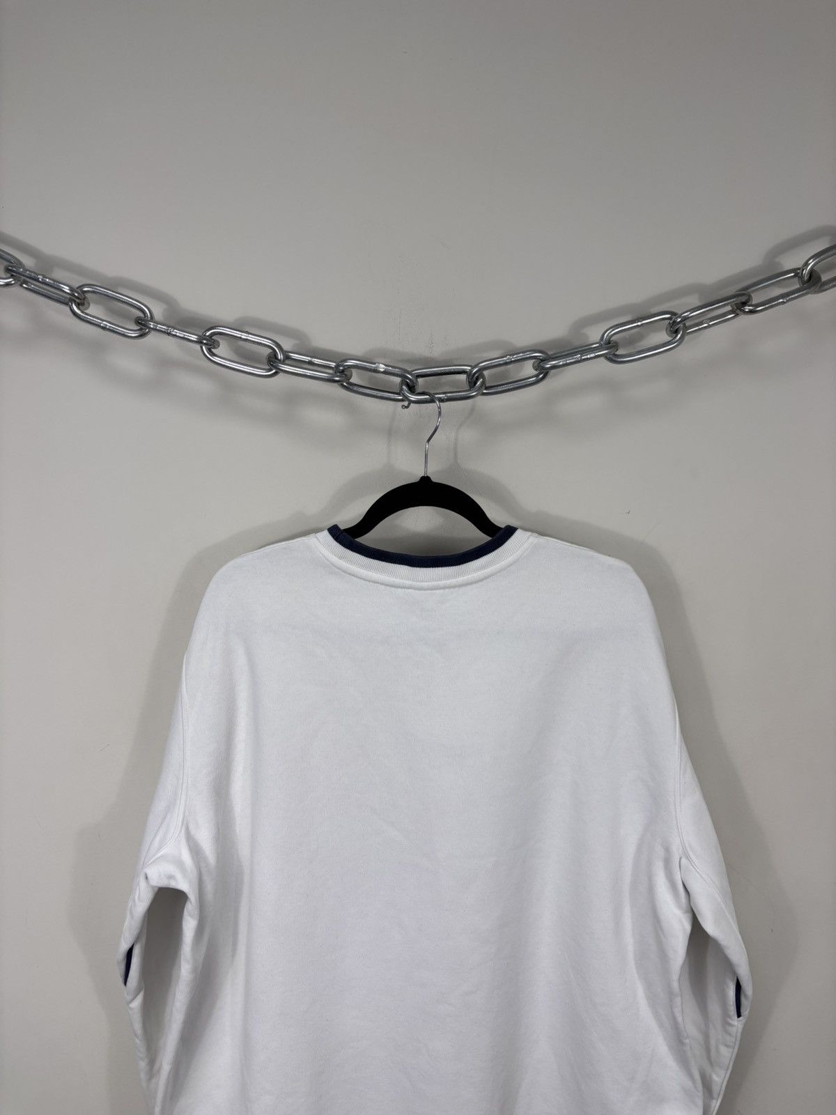 Nike Vintage Nike Big Center Embroidered Swoosh White Sweatshirt Size US XL / EU 56 / 4 - 16 Thumbnail