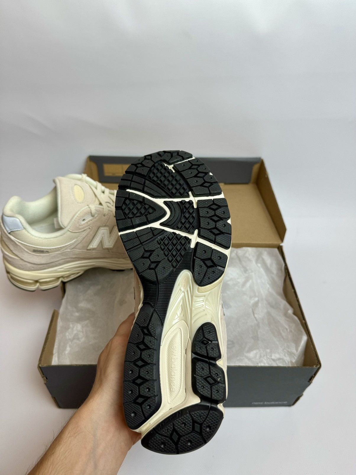 New Balance DS New Balance 2002R Beige M2002RCC Size US 8.5 / EU 41-42 - 5 Thumbnail