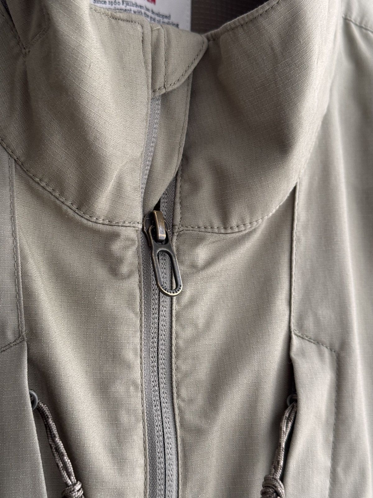 Fjallraven × Vintage Vintage Fjallraven Outdoor Japanese Khaki Traveller Vest Size US XL / EU 56 / 4 - 7 Thumbnail