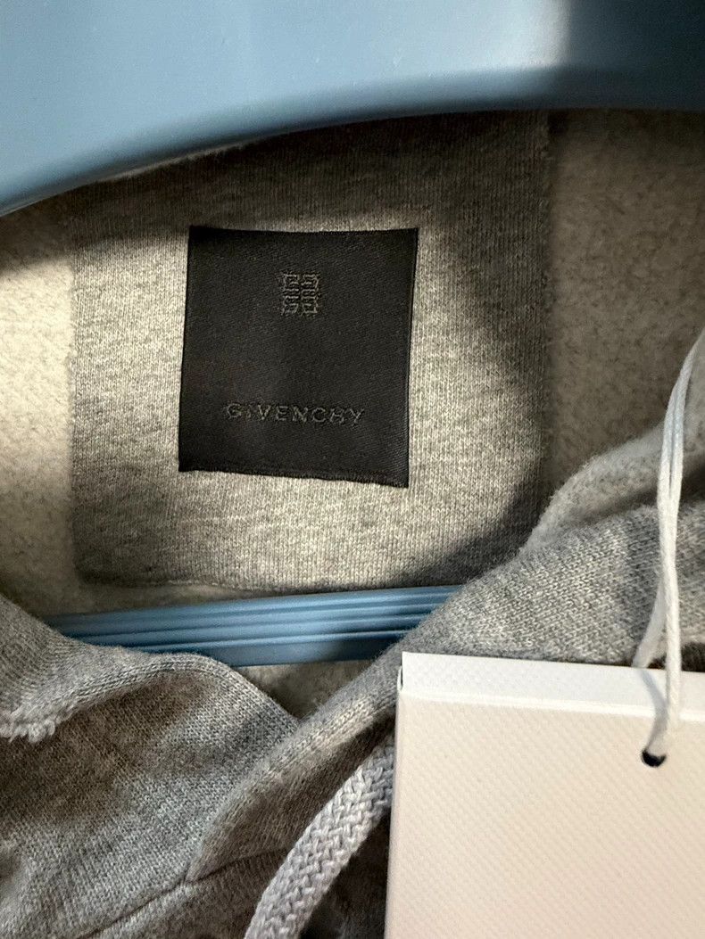 Givenchy Givenchy Light gray hooded ripped hoodie, size XL Size US XL / EU 56 / 4 - 5 Thumbnail