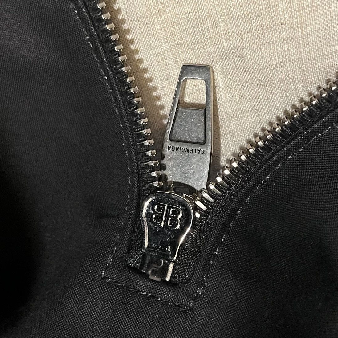 Balenciaga $3150 Balenciaga Giant 4X4 Large Leather Box Bag, 748194 Size ONE SIZE - 13 Thumbnail