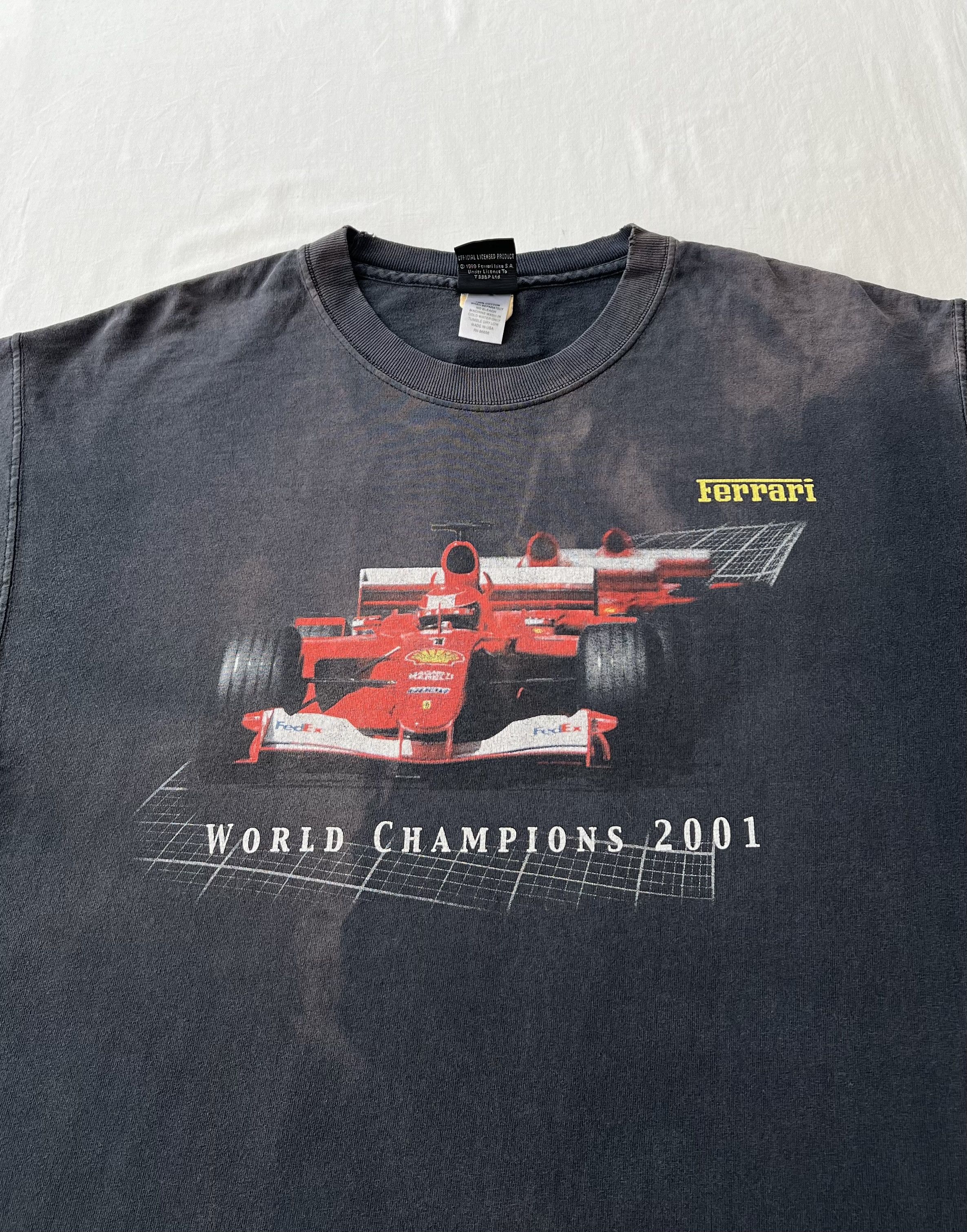 Ferrari Vintage 2001 Ferrari World Champions F1 Formula 1 Black Tee Size US L / EU 52-54 / 3 - 4 Thumbnail