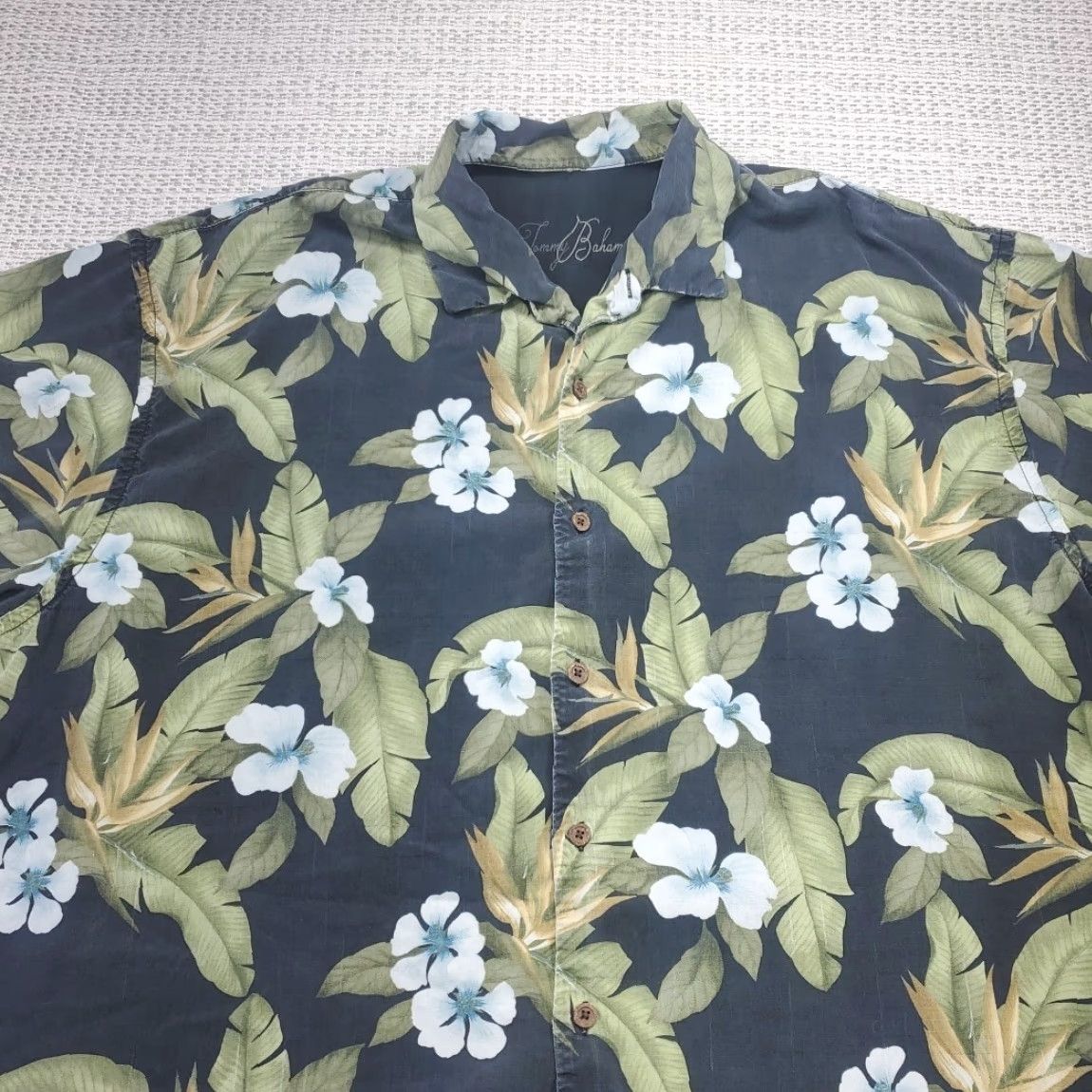 Tommy Bahama VINTAGE Tommy Bahama Hawaiian Shirt Mens 2XL Floral Tropical Button-Up 100% Silk Silk Shirt Men’s Short Sleeve Casual Beach Size US XXL / EU 58 / 5 - 4 Thumbnail