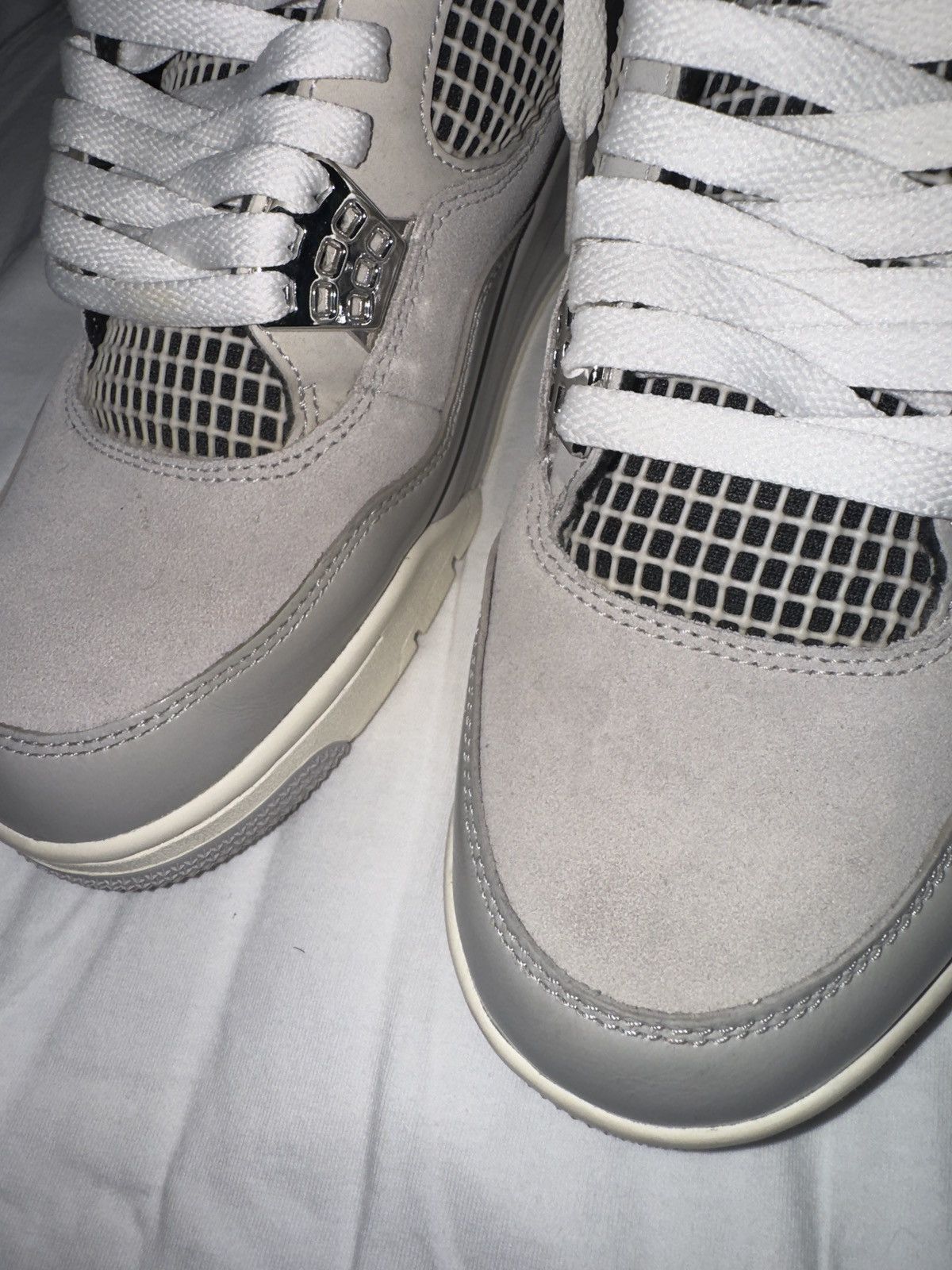 Jordan Brand Air Jordan 4 Retro 'Frozen Moments' Size US 9.5 / EU 42-43 - 2 Thumbnail