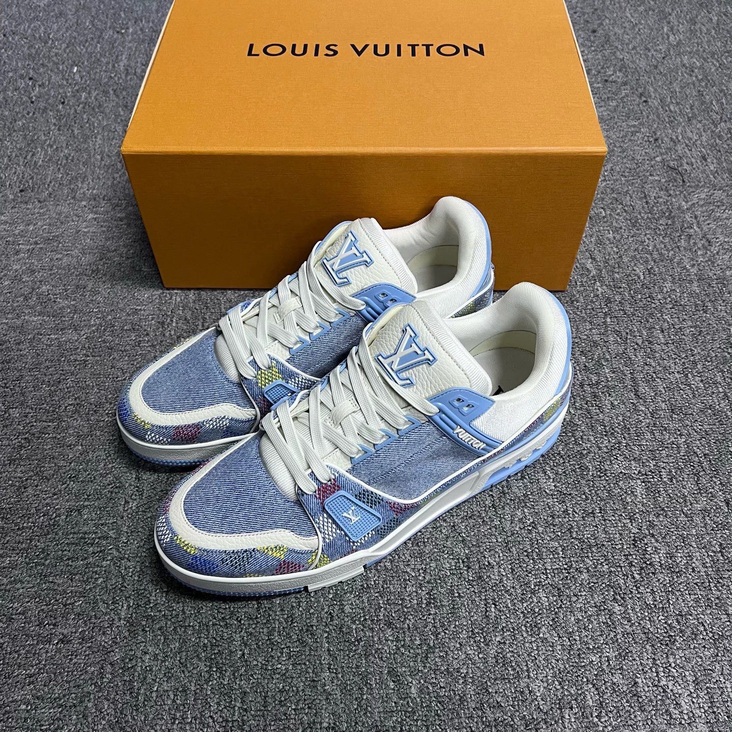 Louis Vuitton louis vuitton blue denim low-top sneakers Size US 9 / EU 42 - 1 Thumbnail