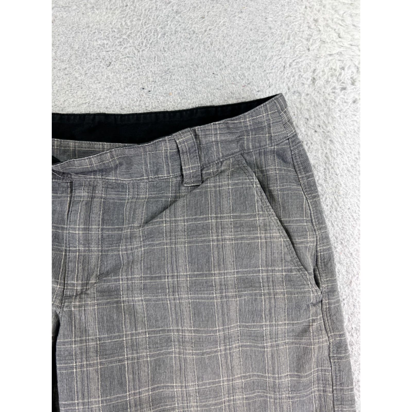 The North Face The North Face Shorts Womens 28 Gray Plaid 100% Cotton Golf Hiking 28x10 Size 28" / US 6 / IT 42 - 5 Thumbnail