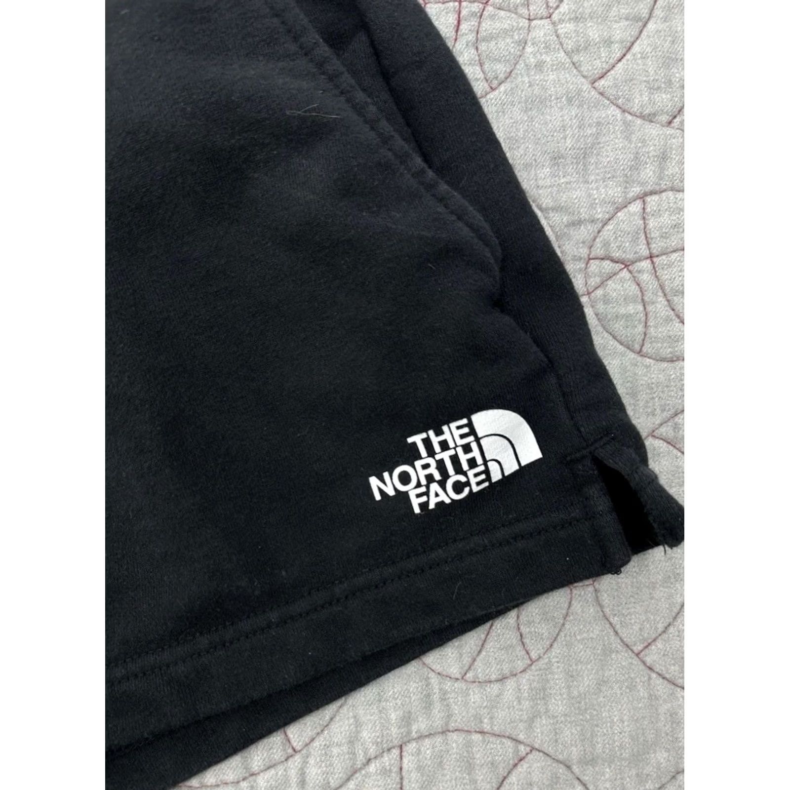 The North Face The North Face Half Dome Women’s Fleece Shorts TNF Black XL Womens Regular Size XL Black Sweat Shorts Size 40" / US 18 - 2 Thumbnail