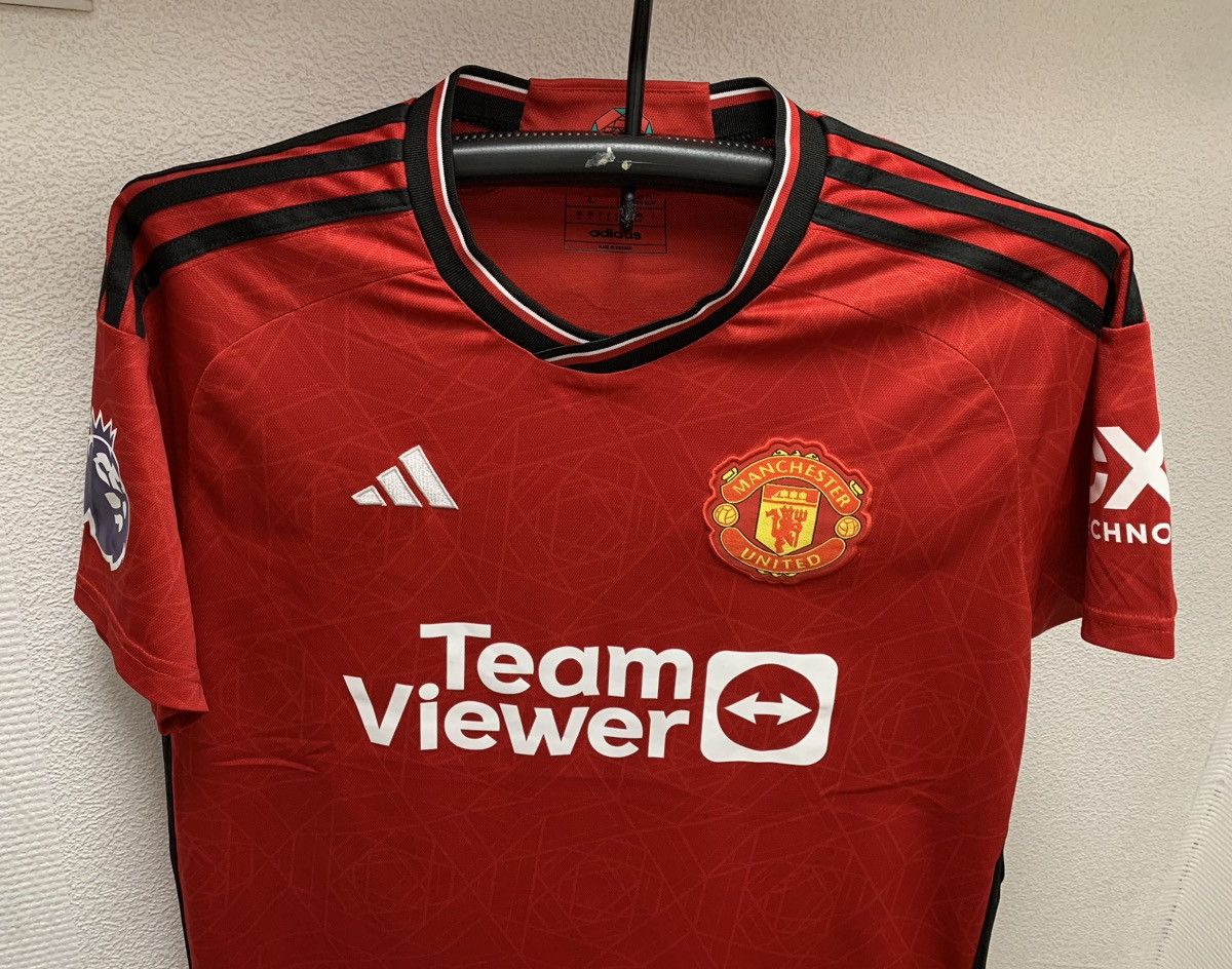 Adidas Manchester United adidas soccer jersey 2023/24 L sz Size US L / EU 52-54 / 3 - 5 Thumbnail