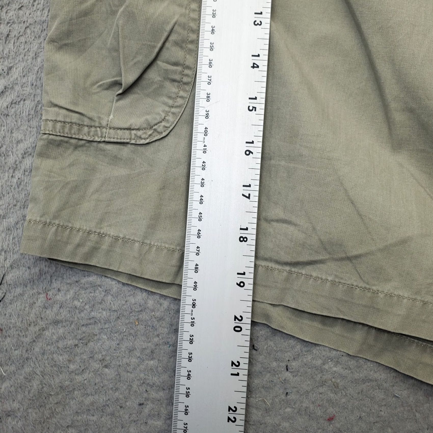 Vintage Columbia Men's Cargo Shorts 38 Tan Pleated Utility Pocket Elastic Waist Casual Shorts Size US 38 / EU 54 - 4 Thumbnail