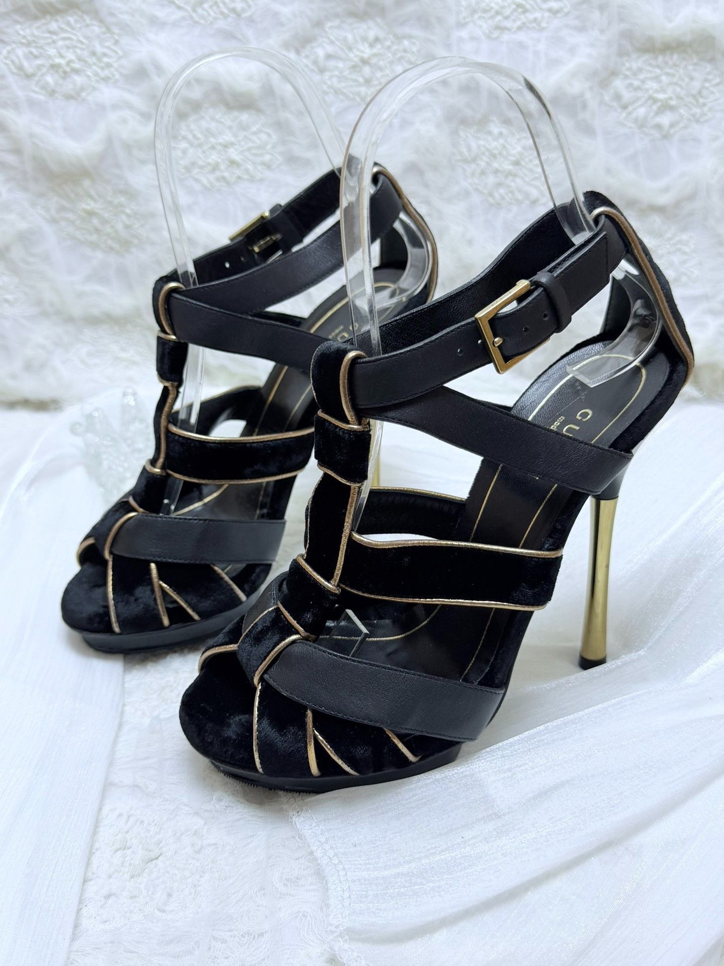 Gucci Gucci Velvet Gold Sandals it_34 Women Size US 4 / IT 34 - 1 Thumbnail