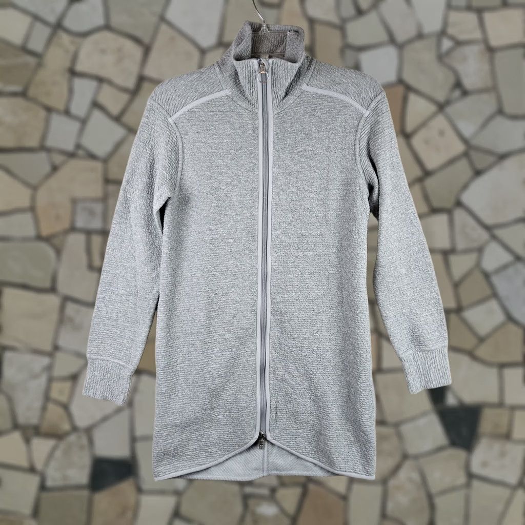 Lululemon Lululemon Jacket Full Zip Sweatshirt Women's Size 2 Gray Size XS / US 0-2 / IT 36-38 - 1 Thumbnail