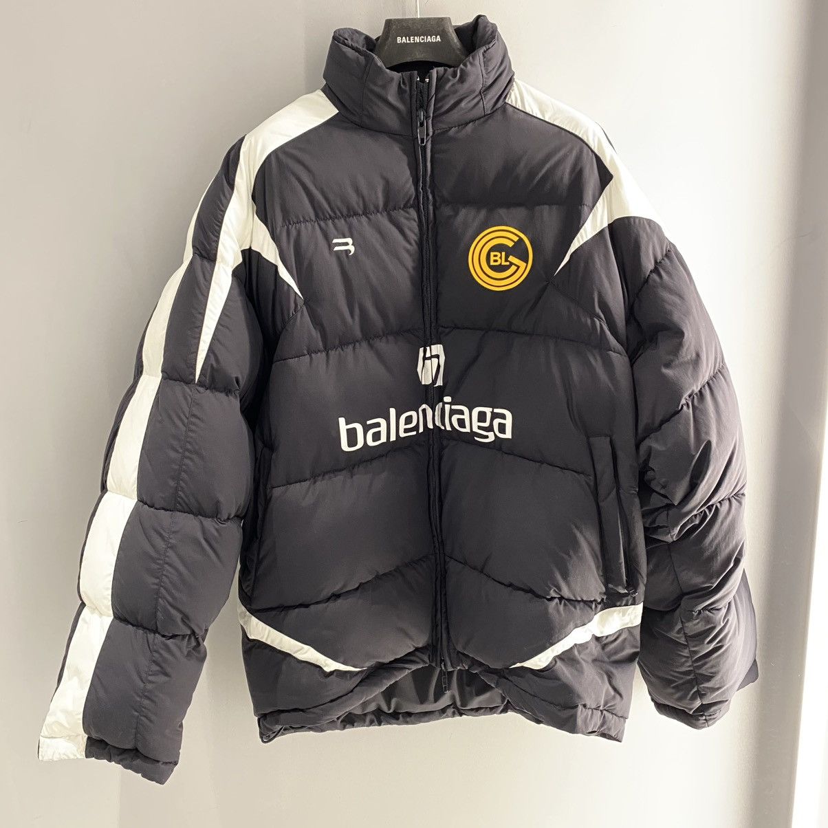 Balenciaga Balenciaga Soccer Oversized Puffer Coat Size US L / EU 52-54 / 3 - 2 Thumbnail
