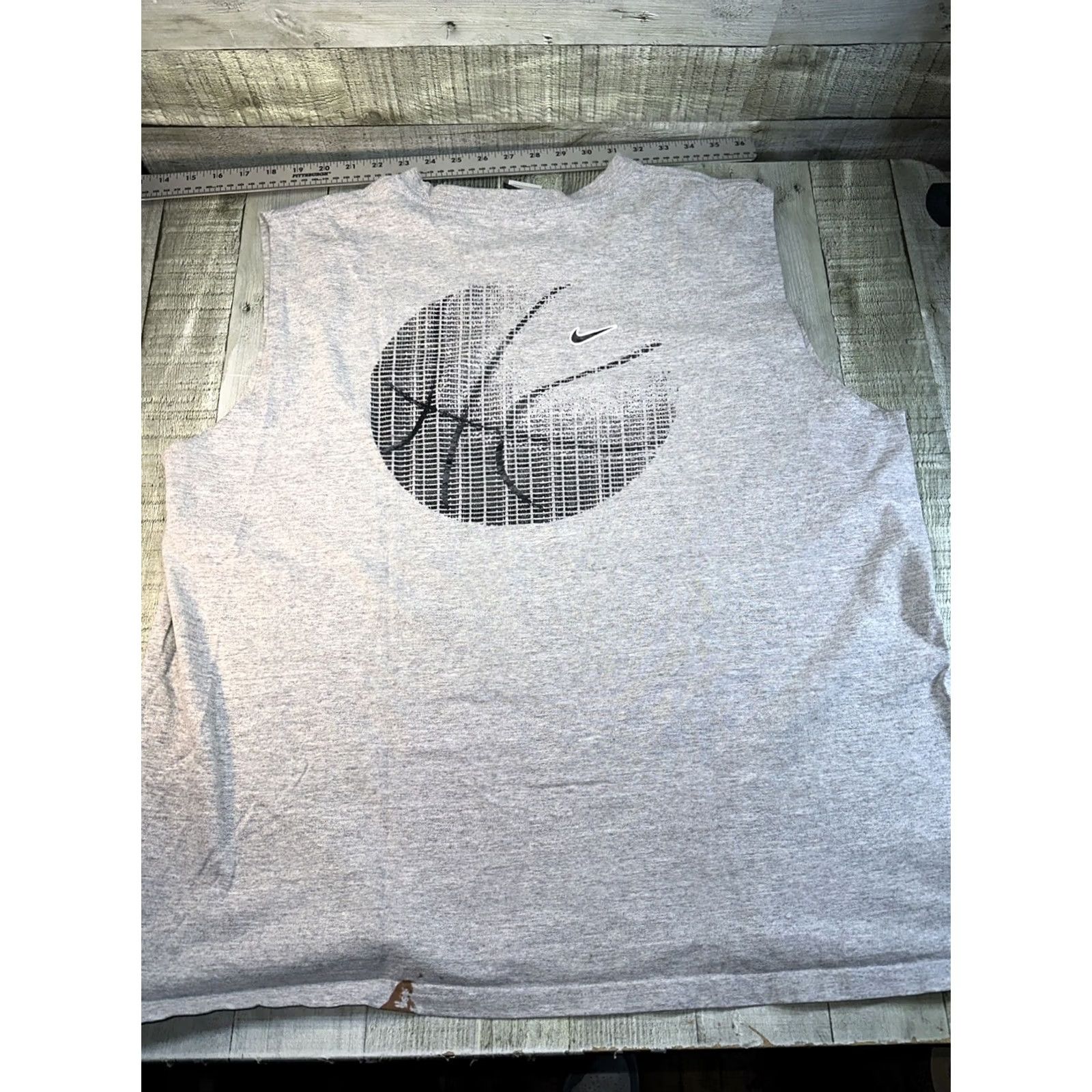 Nike VINTAGE Nike Silver Tag Sleeveless T-Shirt Men XL Gray Y2K Metal Theme Size US XL / EU 56 / 4 - 5 Thumbnail