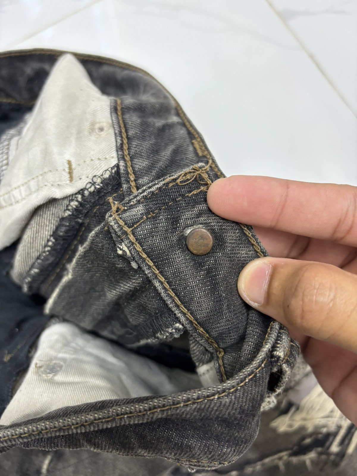 Levi's × Undercover Rare Levis Black Thrashed Destroyed Denim Jeans Size US 29 - 13 Thumbnail