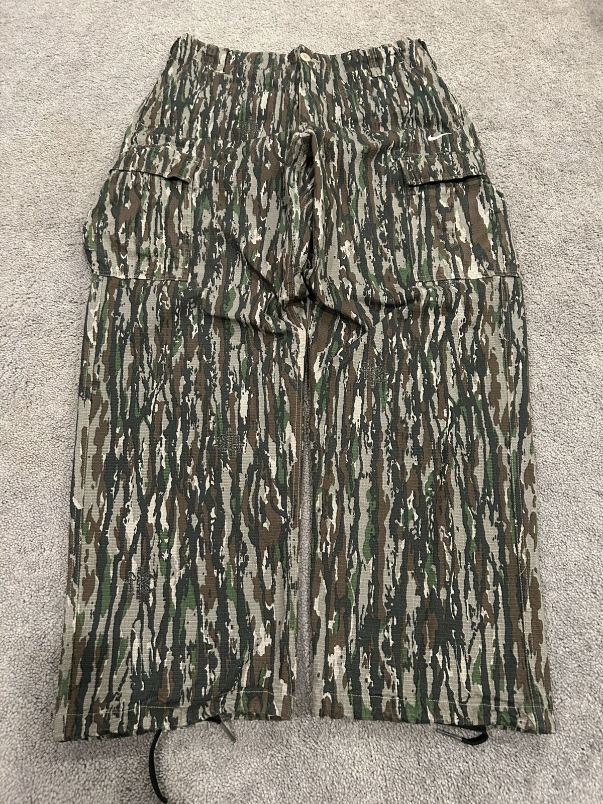 Nike × Realtree Realtree x Nike Size 34 Camo Wide Leg Baggy Skater Trackpant Size US 34 / EU 50 - 1 Thumbnail