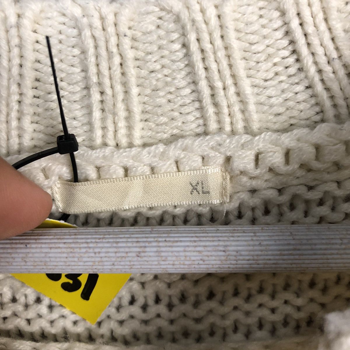 GU × Homespun Knitwear GU vintage white Knitwear #A1831 Size US L / EU 52-54 / 3 - 9 Thumbnail