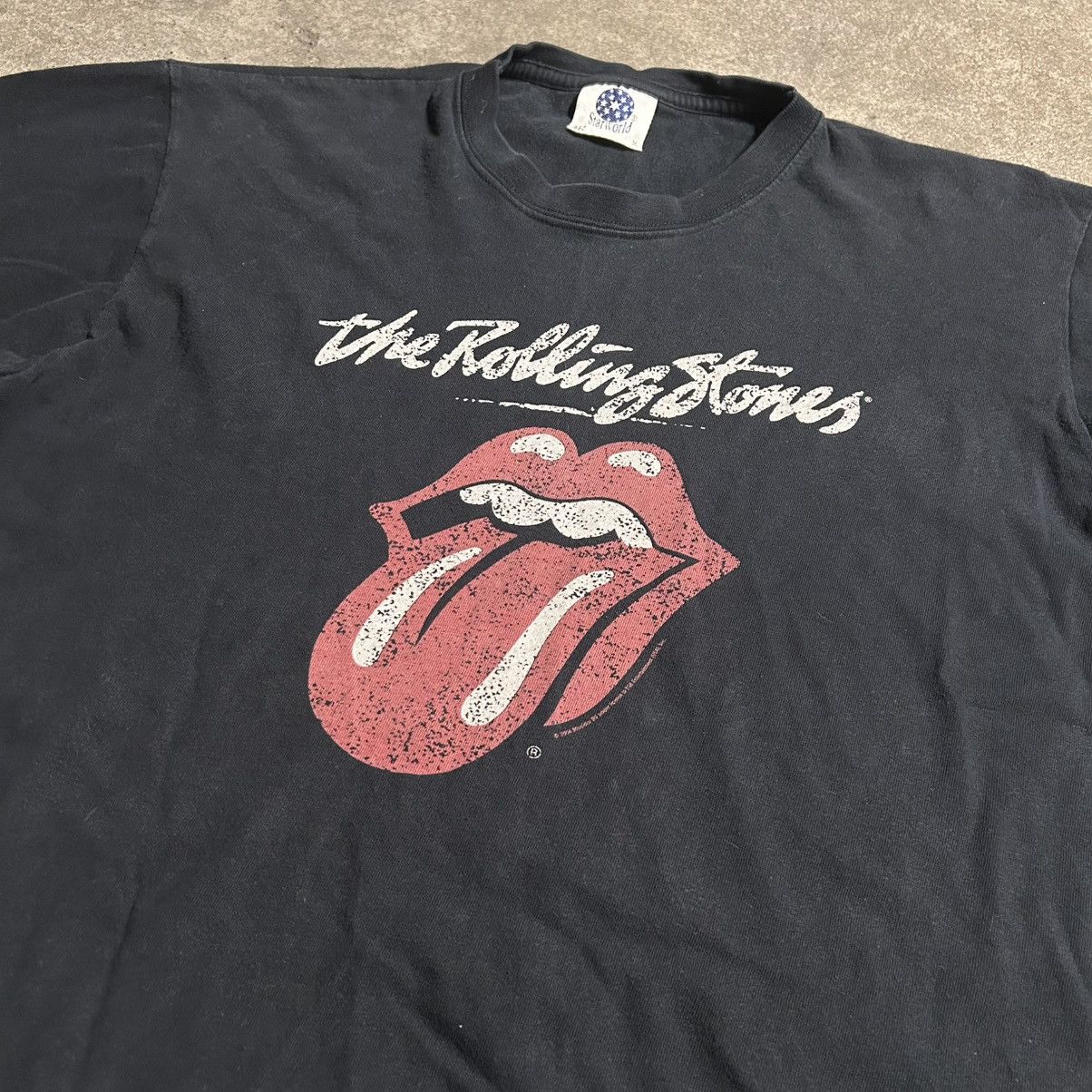 The Rolling Stones 2004 The Rolling Stones Classic Tongue T-Shirt Avantgarde Size US M / EU 48-50 / 2 - 2 Thumbnail