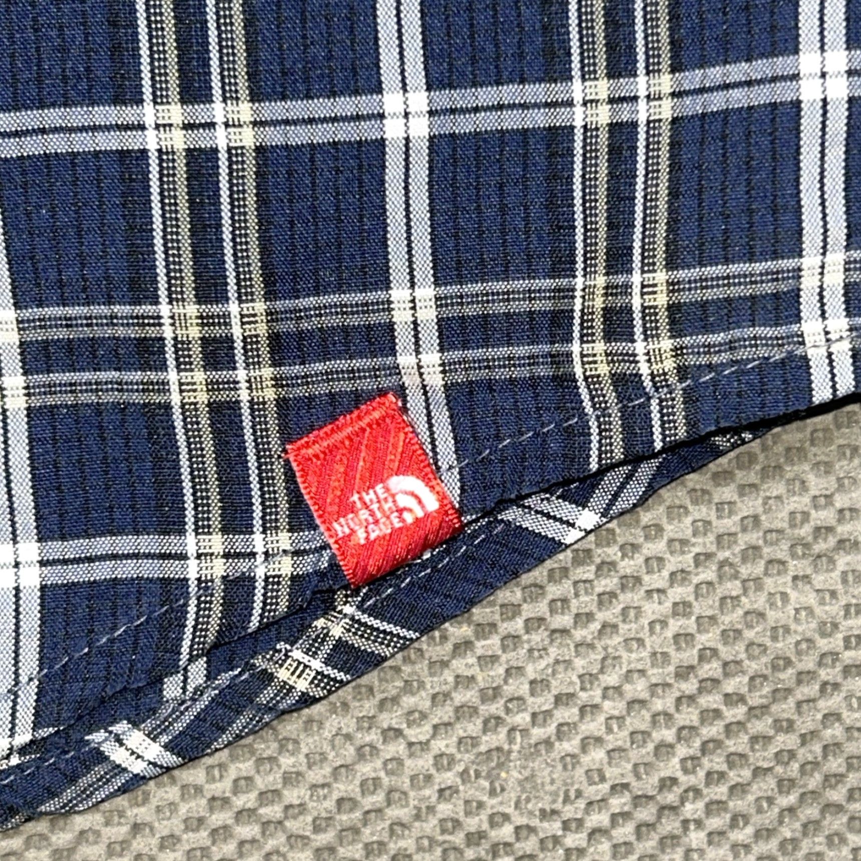 The North Face The North Face Button-Up Shirt Long Sleeve Mens L Size US L / EU 52-54 / 3 - 2 Thumbnail