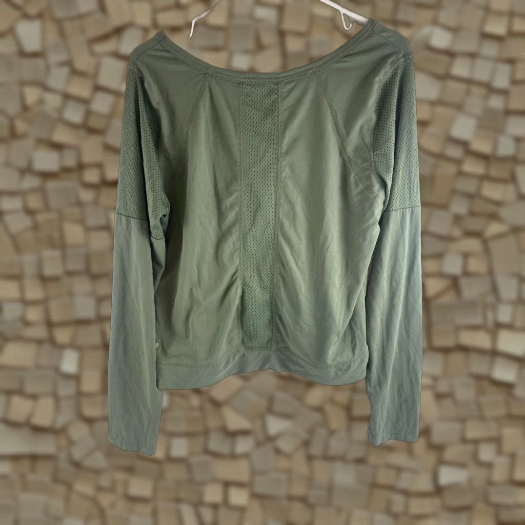Fabletics Fabletics Sweater Women's Size S Green Boat Neck Vented Long Sleeve Logo Pullover Regular Womens Size S / US 4 / IT 40 - 1 Thumbnail