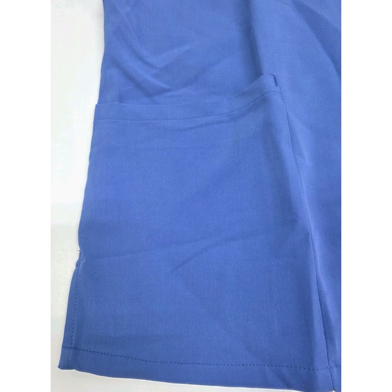Vintage VINTAGE NWT Mandala Women’s Short Sleeve 6 Pocket V Neck Scrub Top Large Light blue PMID:7785 Size L / US 10 / IT 46 - 7 Thumbnail