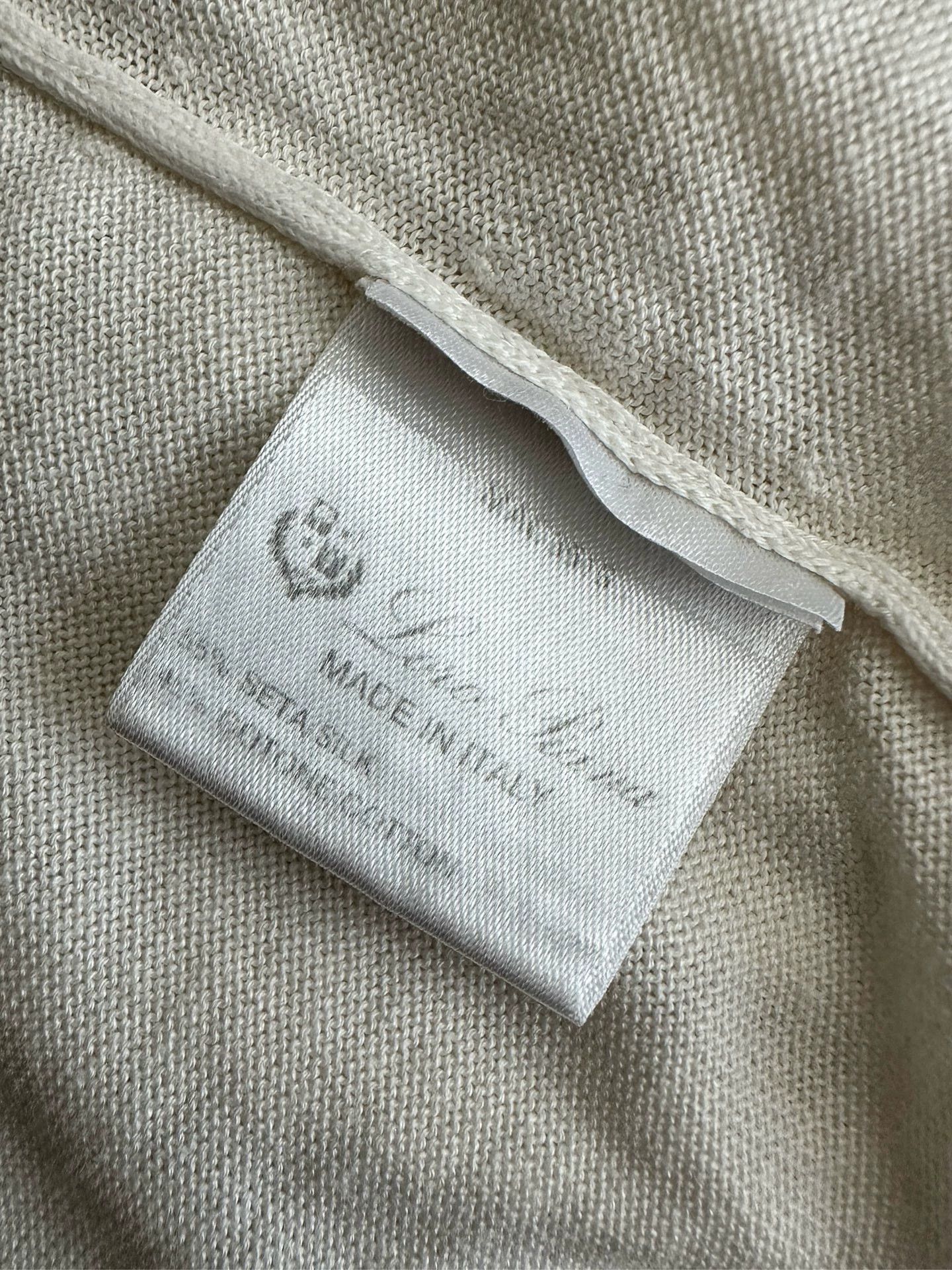 Loro Piana Loro Piana Silk V-neck Button Base Knit Wmns White M 99 Size M / US 6-8 / IT 42-44 - 9 Thumbnail