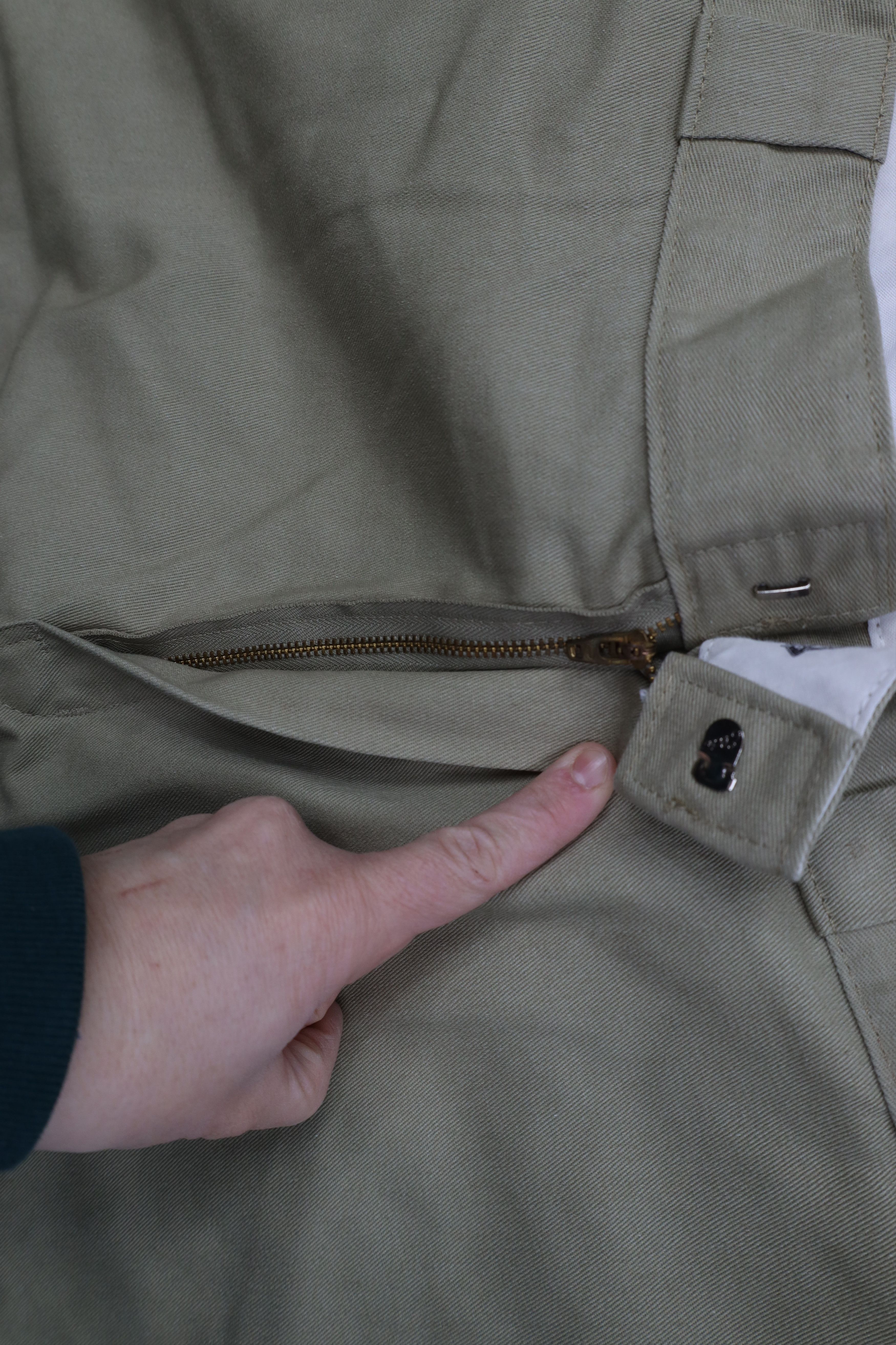 Dickies Vintage Y2K Dickies Relaxed Fit Workwear Shorts Beige Size US 40 / EU 56 - 7 Thumbnail