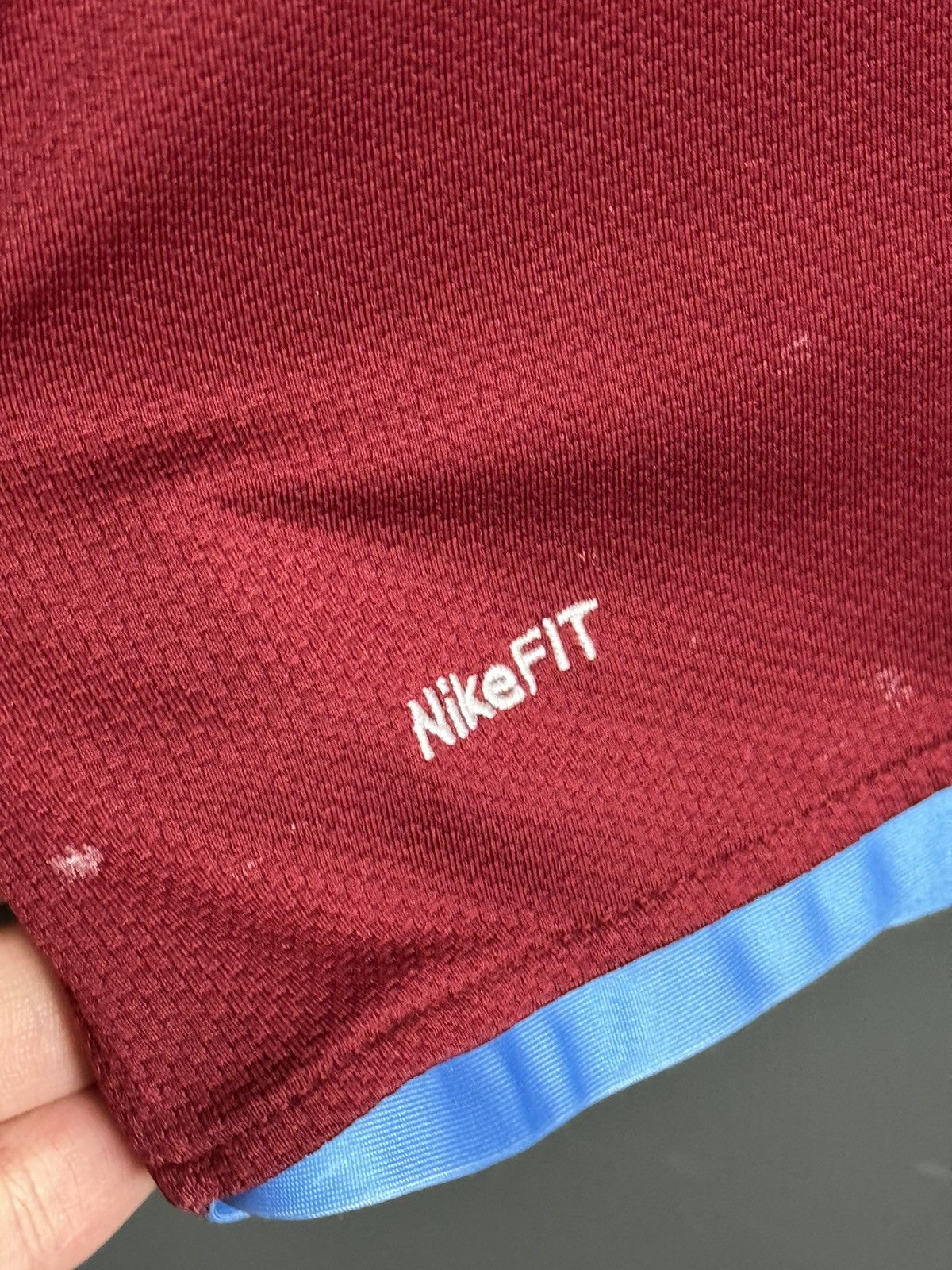 Nike Aston Villa 08/09 Home Football Jersey Size US L / EU 52-54 / 3 - 4 Thumbnail