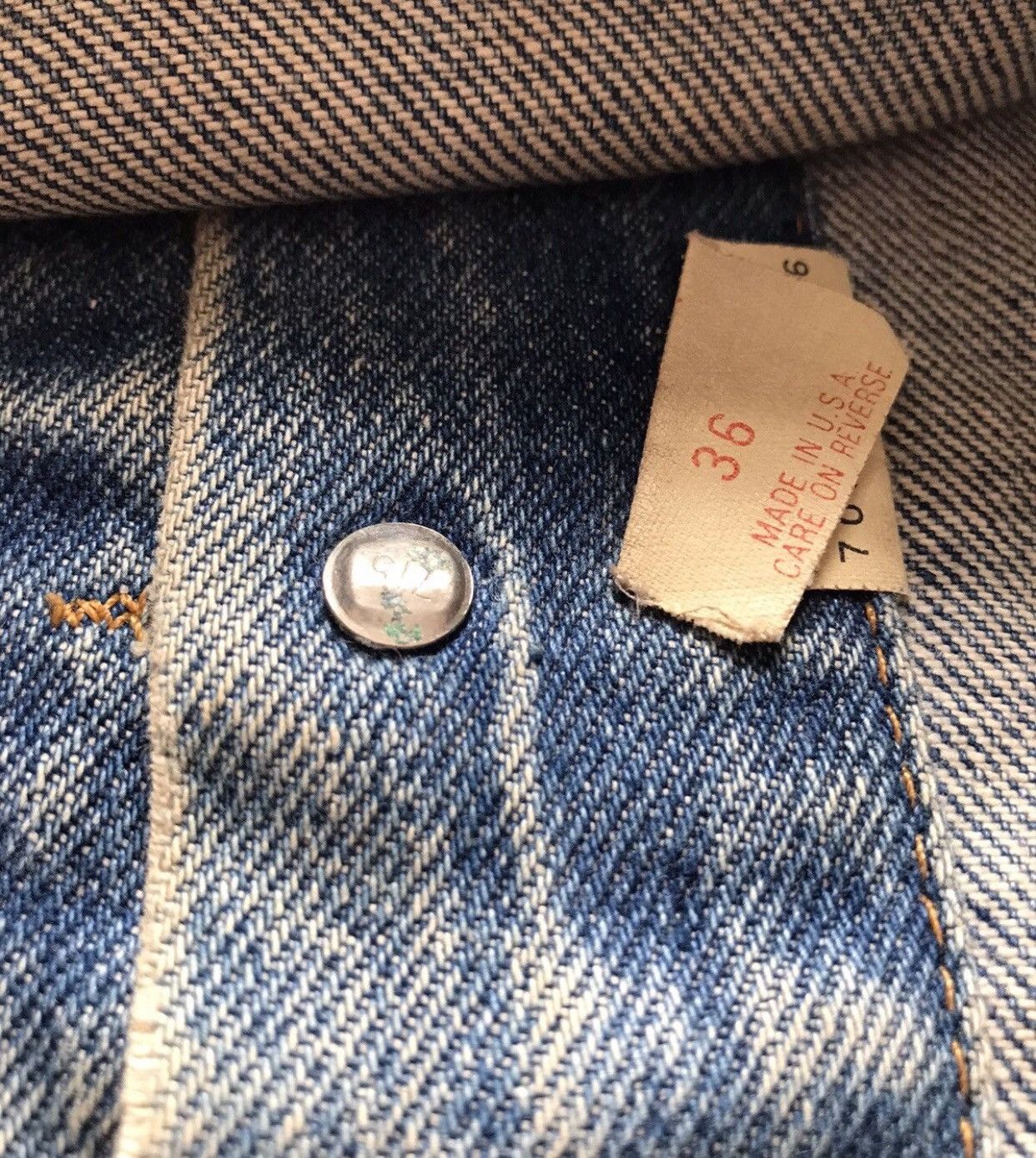 Levi's Vintage Clothing TRUCKER LEVIS BUTTON 715 DISTRESSED DENIM JACKET Size US M / EU 48-50 / 2 - 7 Thumbnail