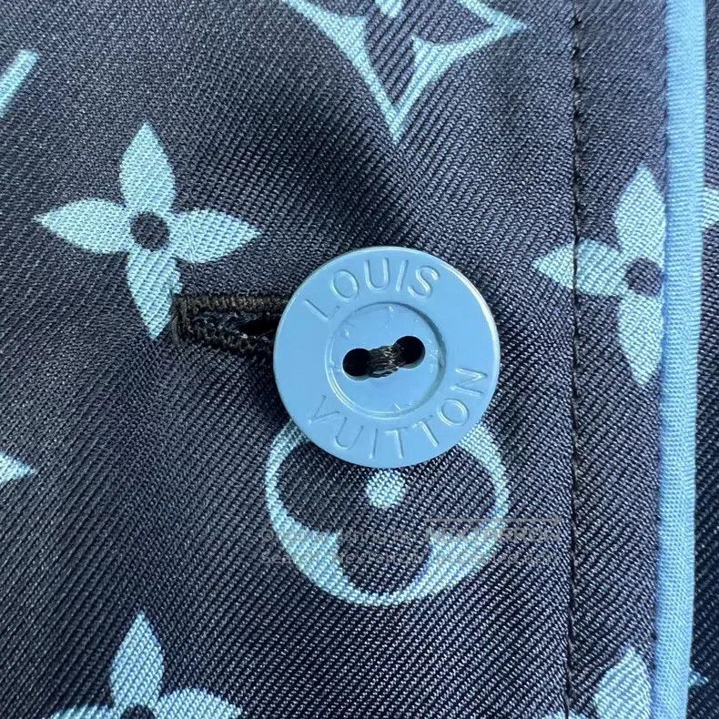 Louis Vuitton Louis Vuitton Blue full-print silk pajama shirt Size XS / US 0-2 / IT 36-38 - 7 Thumbnail