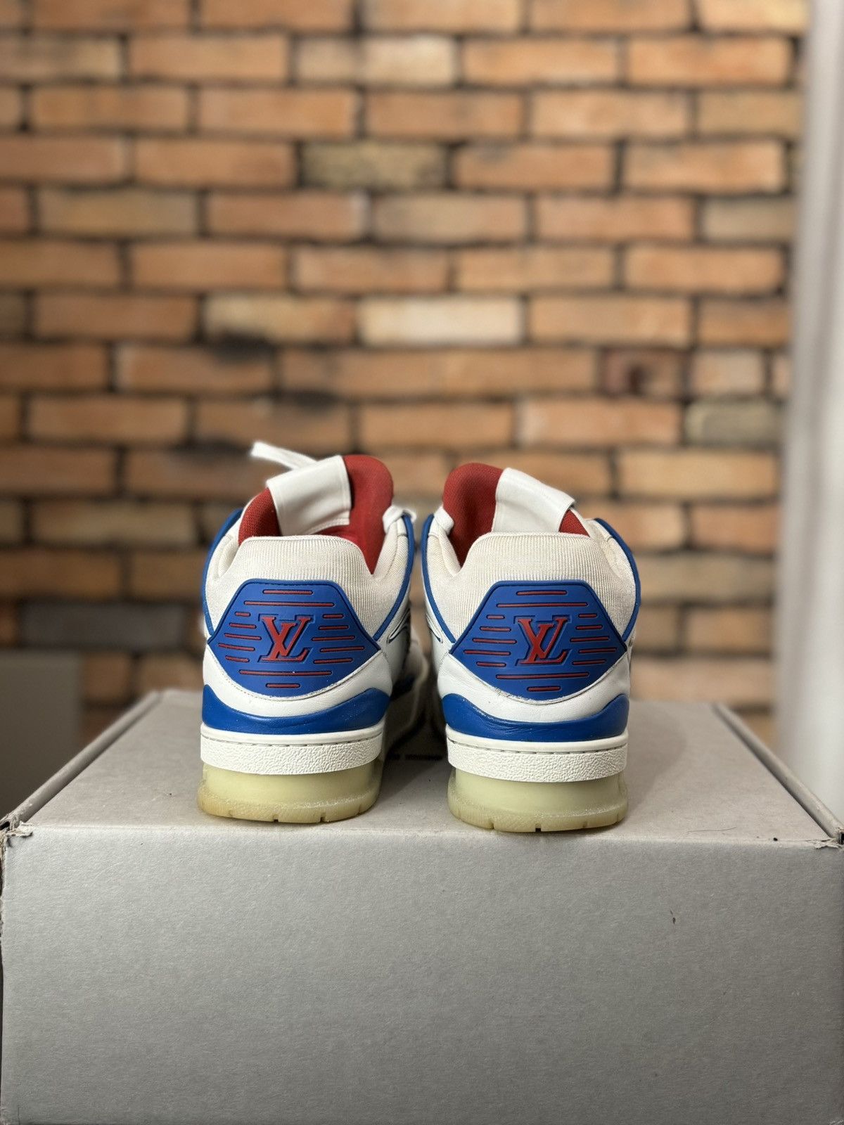 Louis Vuitton SS20 BLUE RED TRAINER LOW WHITE SNEAKERS LOGO MONOGRAM AZUR Size US 9 / EU 42 - 3 Thumbnail