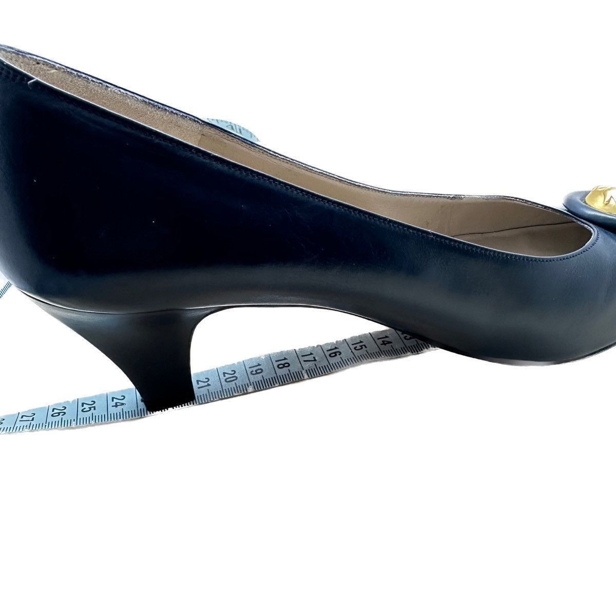Salvatore Ferragamo Vintage Salvatore Ferragamo Sz 8.5AA Navy Leather Pumps Size US 8.5 / IT 38.5 - 15 Thumbnail