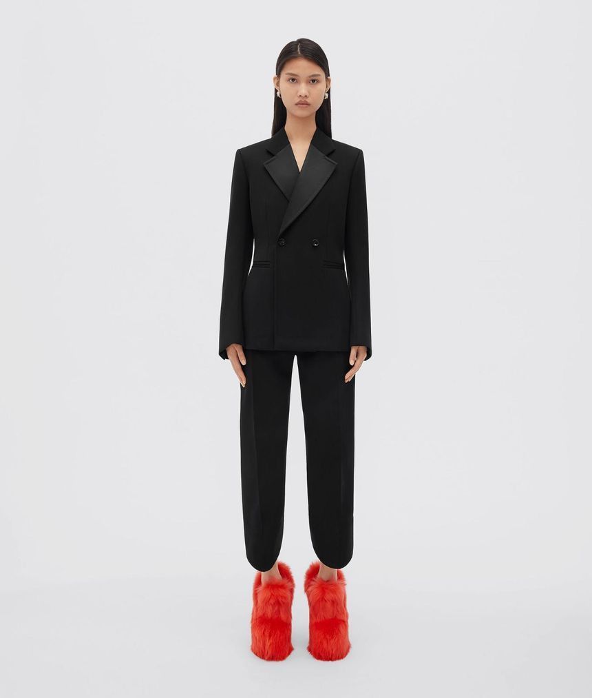 Bottega Veneta o1n1vont1225 Curved Sleeves Compact Wool Jacket in Black Size S / US 4 / IT 40 - 2 Thumbnail