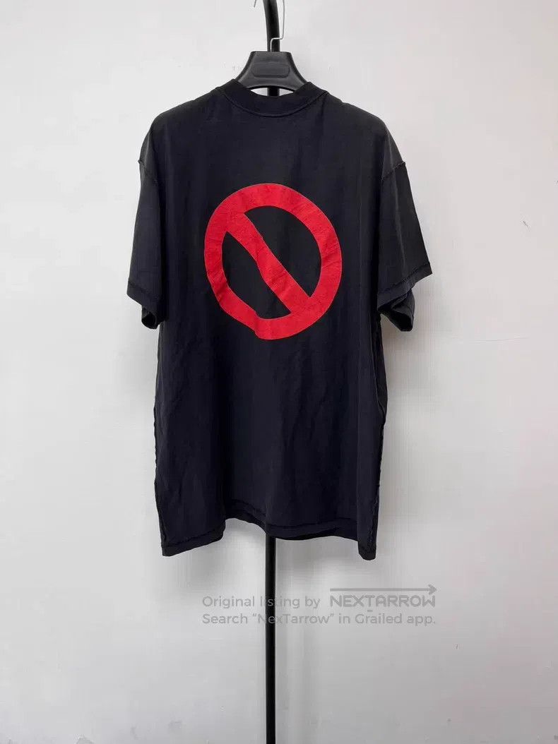Balenciaga Balenciaga Letter Logo Printed Round Neck Pullover Short S Size US L / EU 52-54 / 3 - 1 Thumbnail