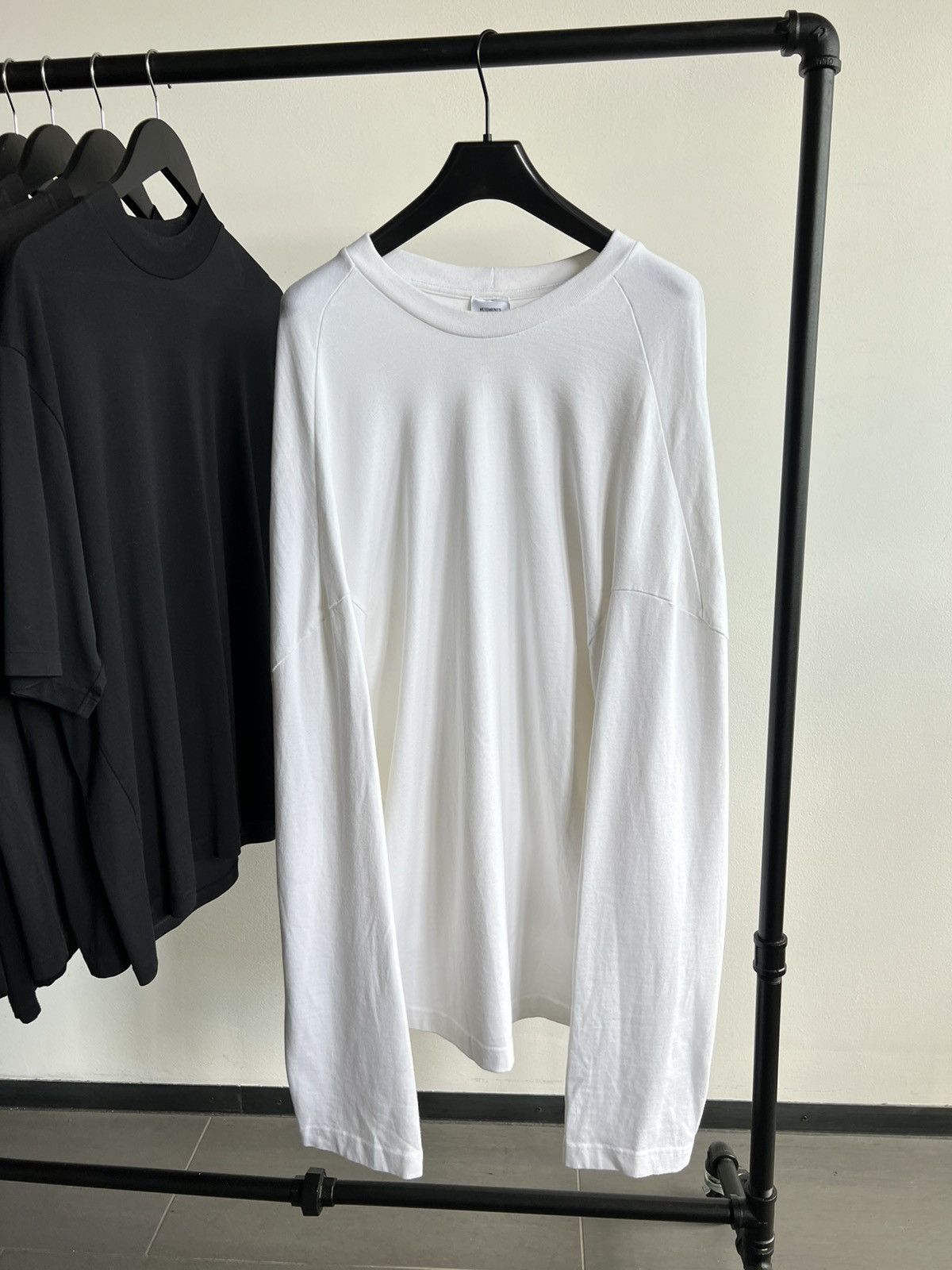Vetements Vetements FW16 Ghost Long Sleeve Tee Size US XL / EU 56 / 4 - 1 Thumbnail