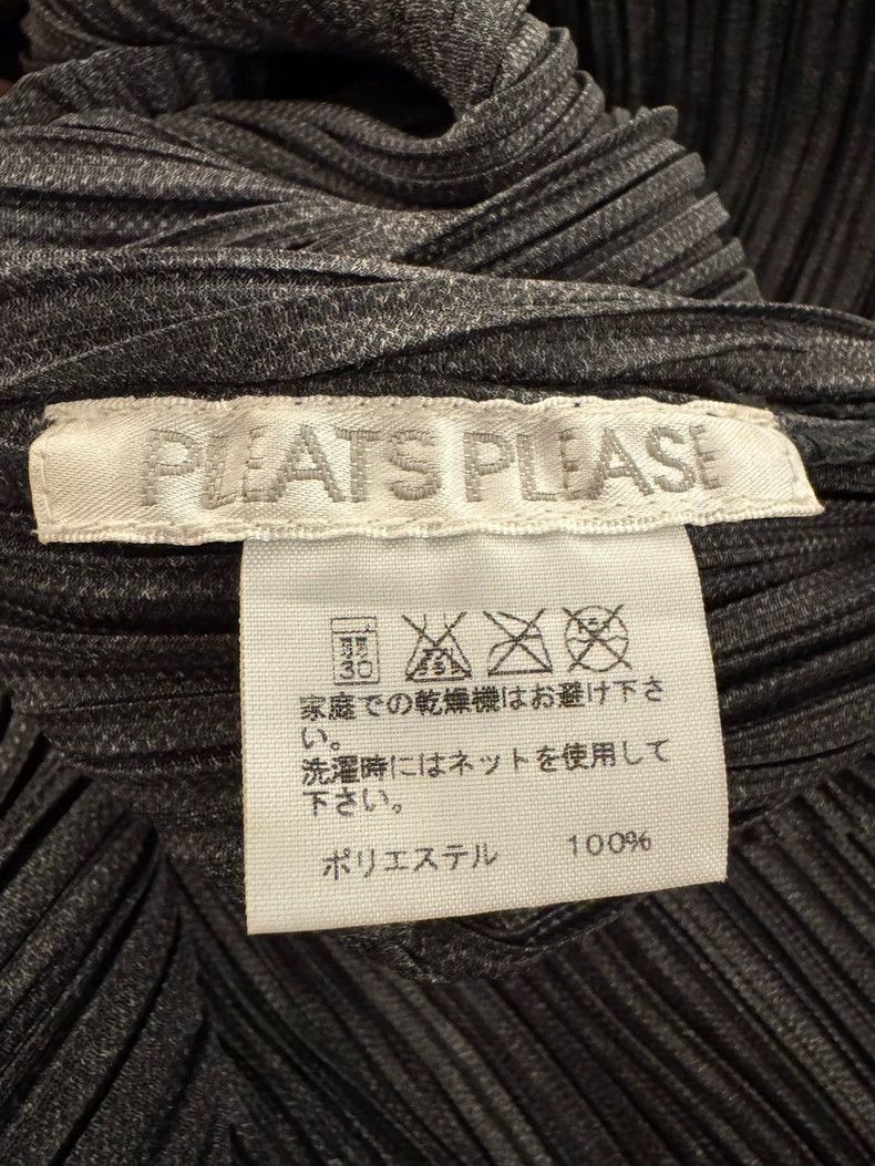 Issey Miyake Issey Miyake size:3 Black pleated short-sleeved shirt Size XS / US 0-2 / IT 36-38 - 2 Thumbnail