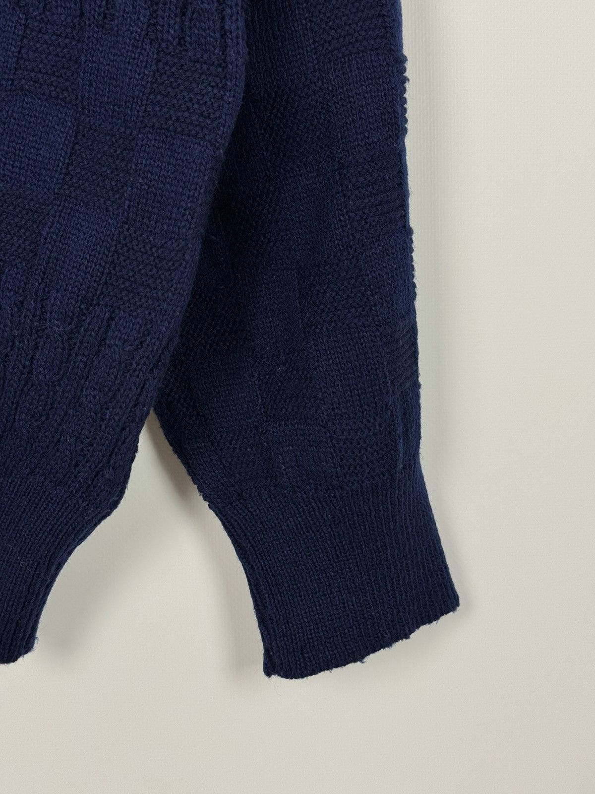 Lacoste 1990’s Vintage Lacoste Club V-Neck Cable Knit Sweater Size US L / EU 52-54 / 3 - 9 Thumbnail