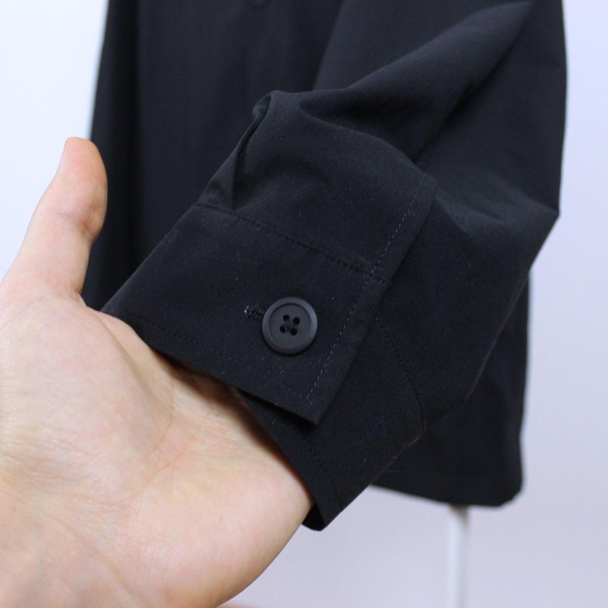 Uniqlo Uniqlo Nylon Overshirt Size US XL / EU 56 / 4 - 5 Thumbnail