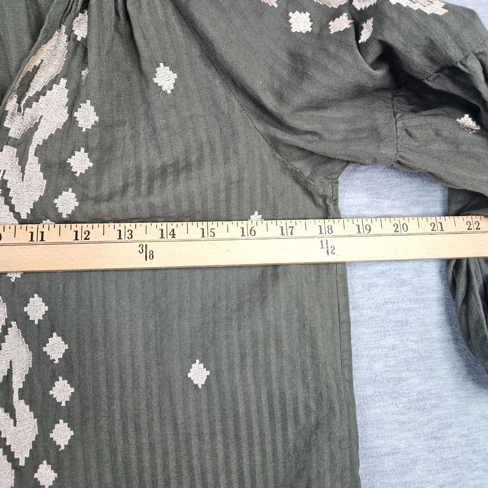 Velvet V Velvet by Graham & Spencer Blouse XS Embroidered Puff Sleeve 100% Cotton Green Womens Peasant Shirt XS Size XS / US 0-2 / IT 36-38 - 4 Thumbnail