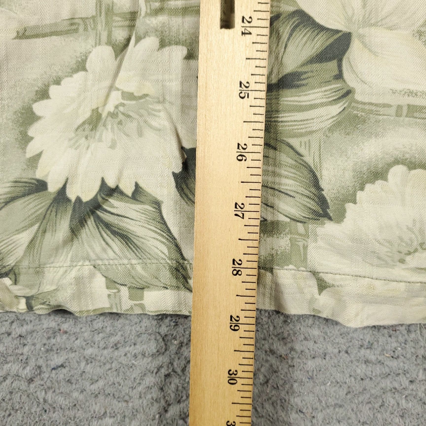 Tommy Bahama Tommy Bahama Hawaiian Shirt Mens Large Beige Floral Button-Up Short Sleeve Size US L / EU 52-54 / 3 - 4 Thumbnail