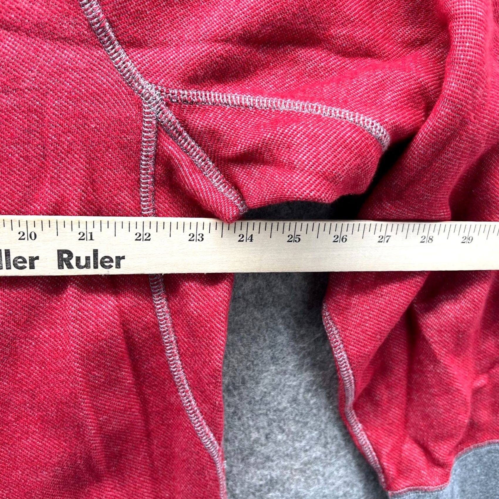 Tommy Bahama VINTAGE Tommy Bahama Sweater Mens Large Red Grey Adult Pullover Crewneck Fleece Sweater Size US L / EU 52-54 / 3 - 5 Thumbnail