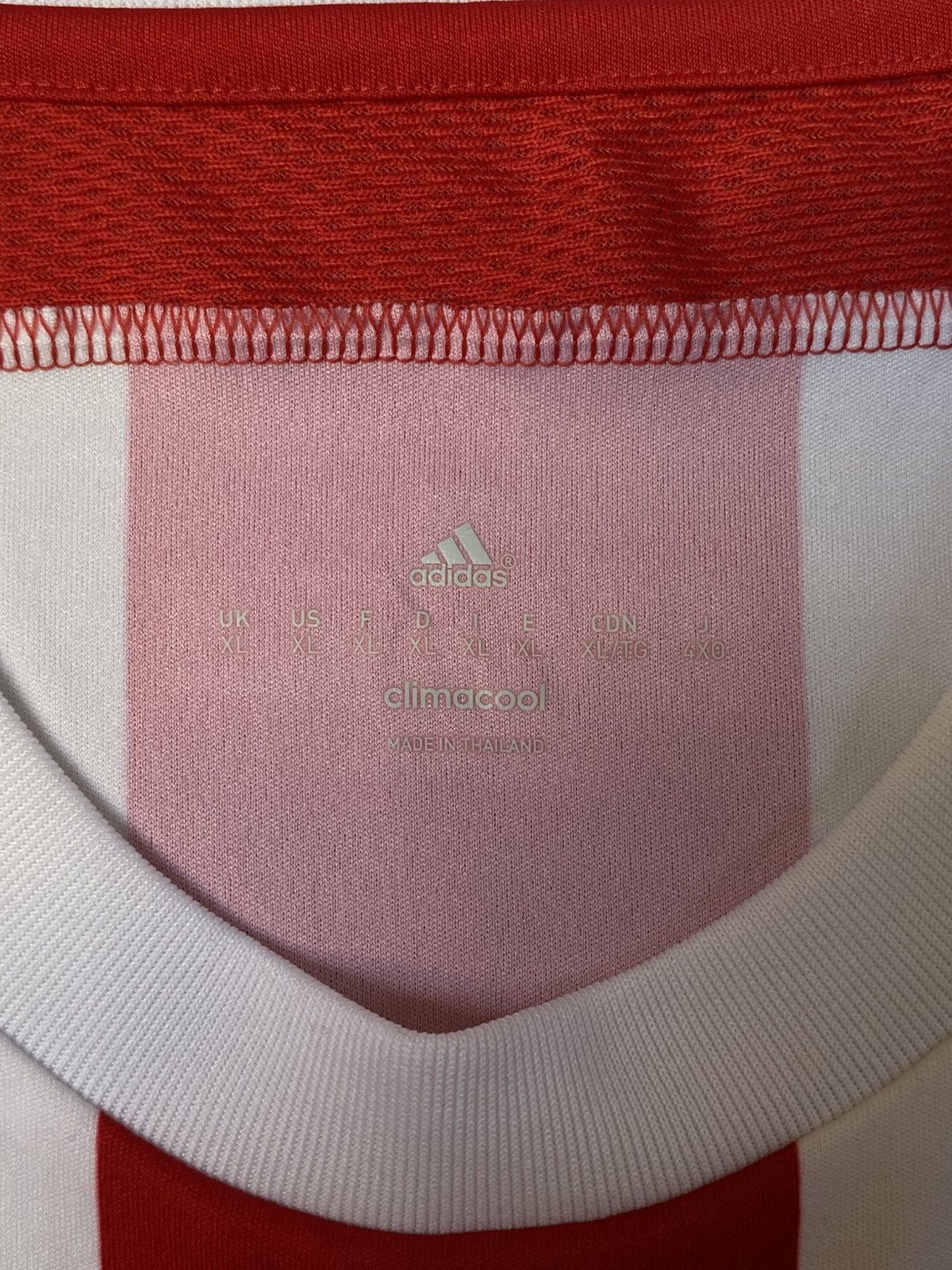 Adidas VINTAGE SOUTHAMPTON ENGLAND 15/16 HOME FOOTBALL SHIRT JERSEY Size US XL / EU 56 / 4 - 5 Thumbnail