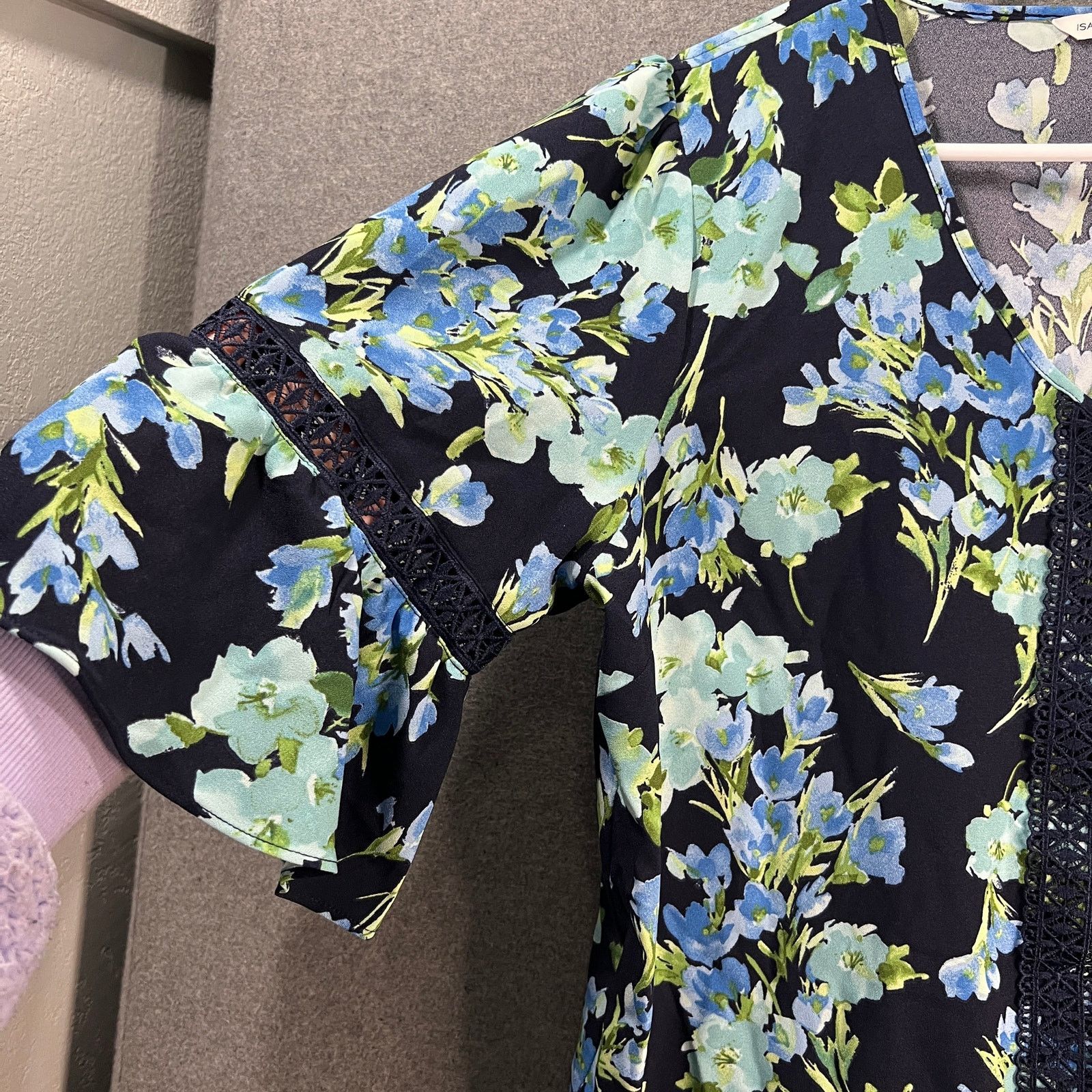 Isaac Mizrahi Isaac Mizrahi Live! Printed Stretch Crepe Blouse Size M / US 6-8 / IT 42-44 - 8 Thumbnail