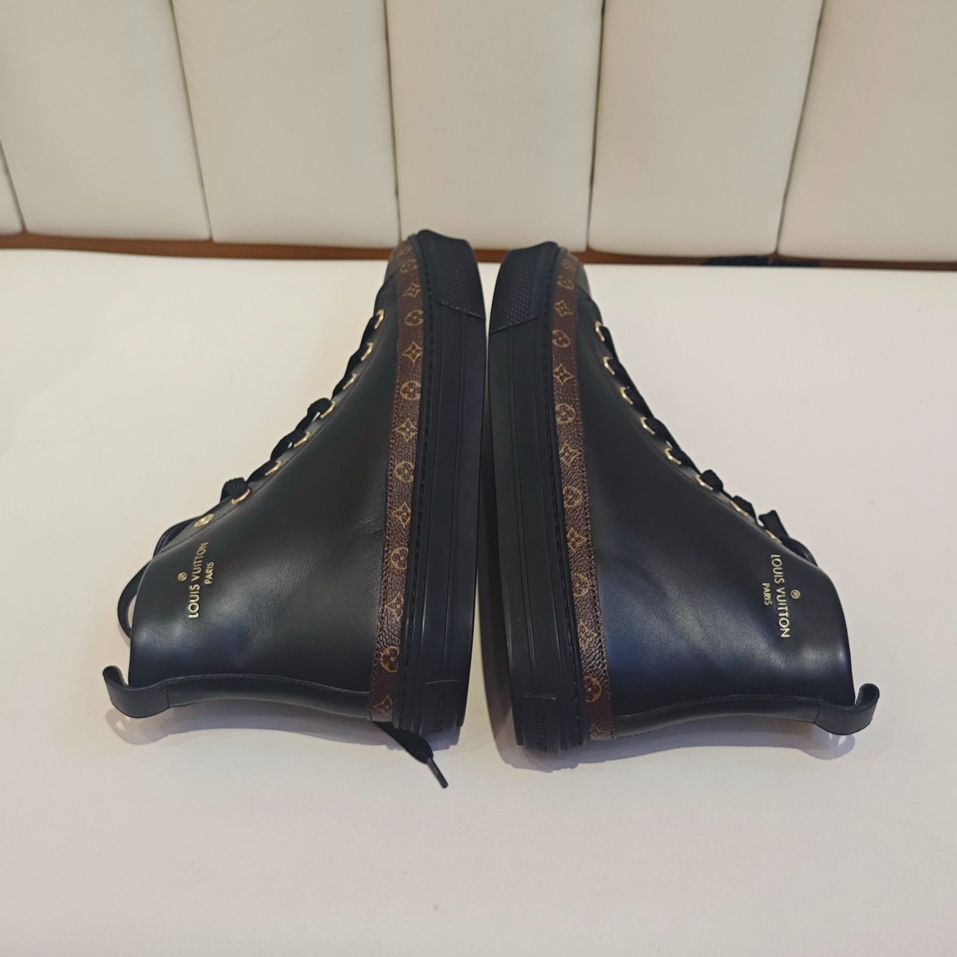 Louis Vuitton LV Stellar Monogram Low-Top Sneakers Size US 5 / IT 35 - 1 Thumbnail