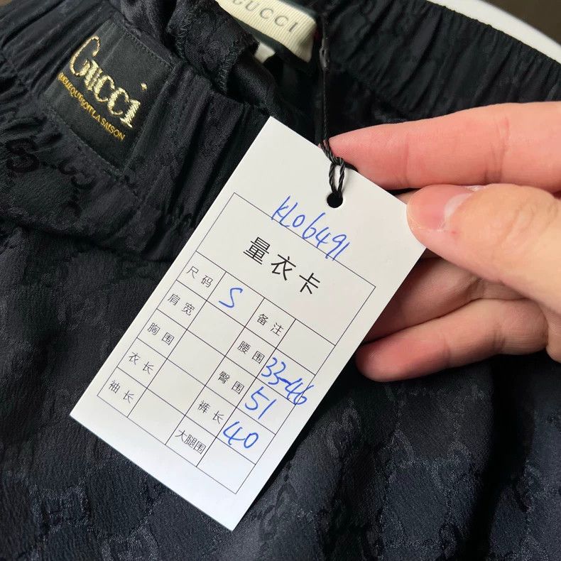 Gucci Gucci Size S Gold thread embroidery dark pattern old flowe Size US 29 - 7 Thumbnail