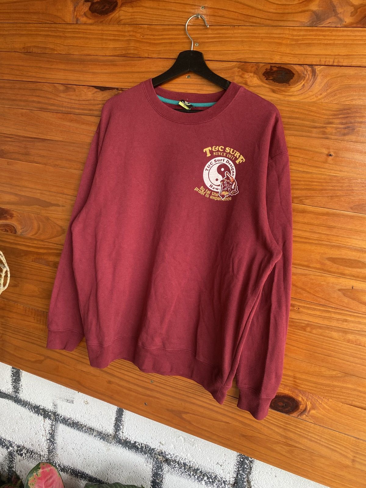 Vintage Vintage T&C Surf “Since 1971” Maroon Sweatshirt Hawaii Surf Size US L / EU 52-54 / 3 - 4 Thumbnail