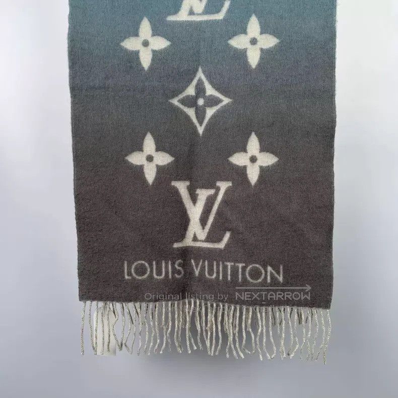 Louis Vuitton Louis Vuitton Gradational grey-blue double-sided aged tass Size ONE SIZE - 1 Thumbnail