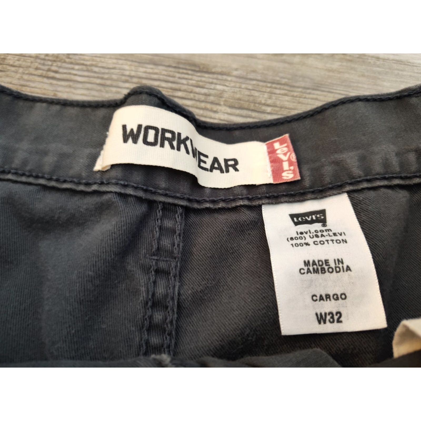 Levi's VINTAGE Levi's Cargo Shorts Men 32x11 Workwear Gray 90s Grunge Casual Denim Size US 32 / EU 48 - 7 Thumbnail