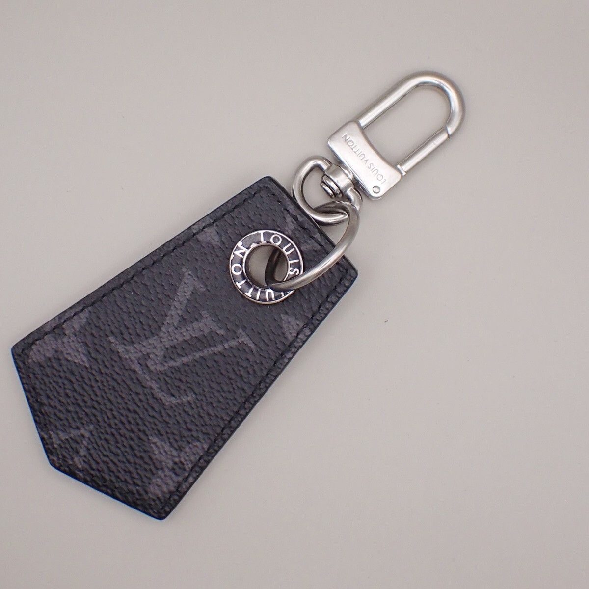 Louis Vuitton Louis Vuitton Enchappe Key Holder Monogram Eclipse Canvas Size ONE SIZE - 1 Thumbnail