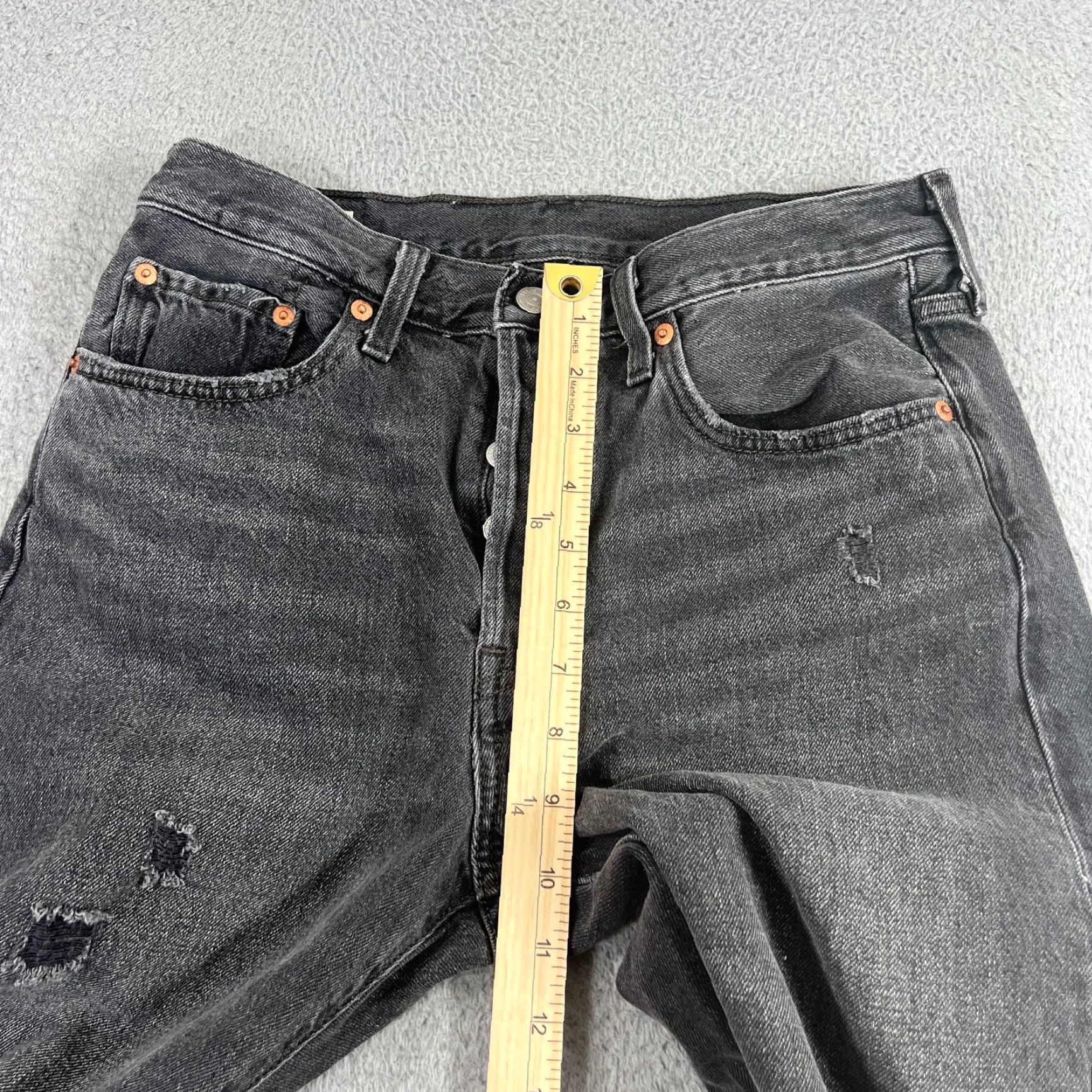 Levi's VINTAGE Levi's 501 Skinny Jeans Womens 30x28 Denim Distressed Black Fade Button Fly 90s Size 30" / US 8 / IT 44 - 6 Thumbnail