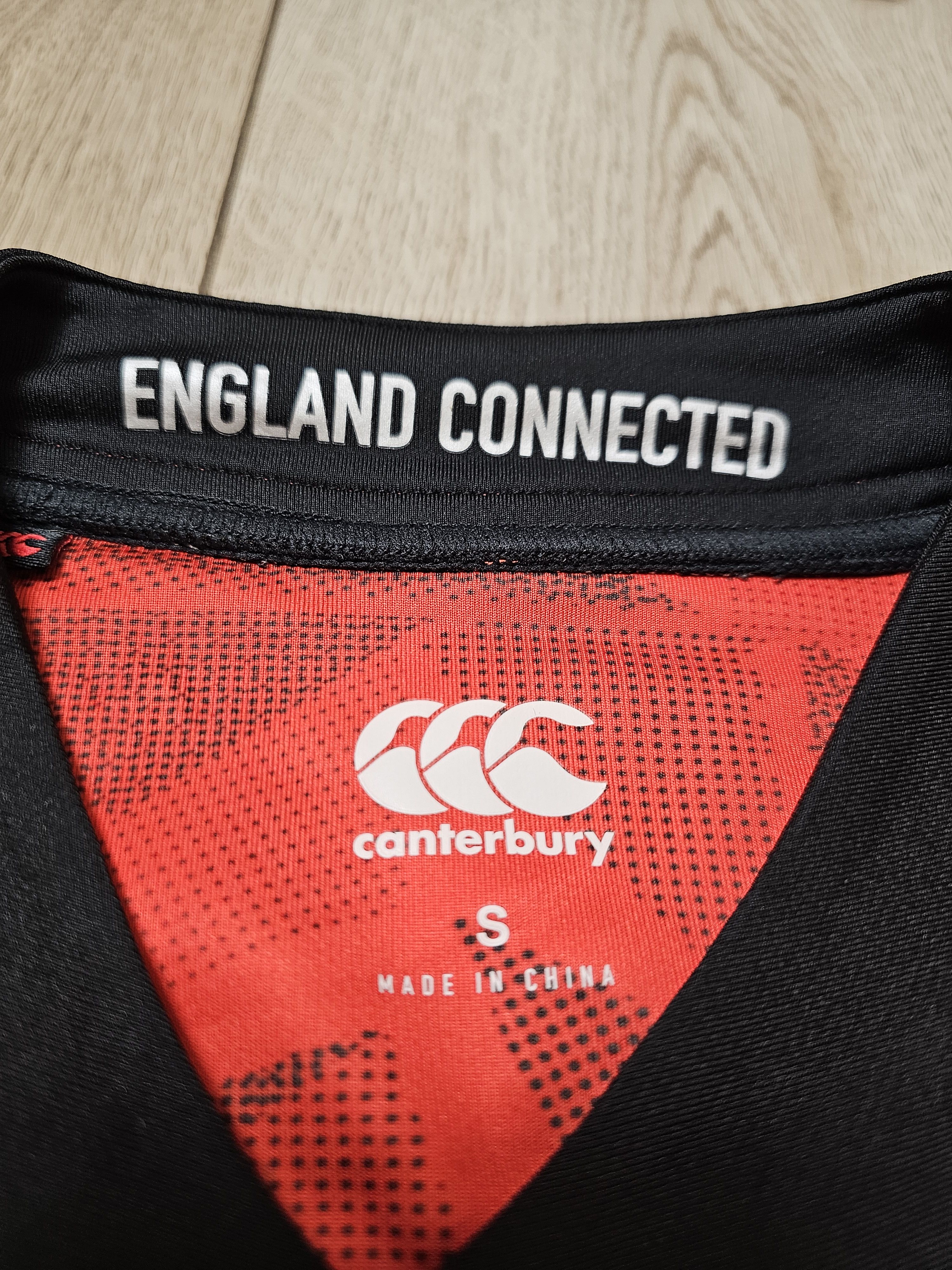 Canterbury of New Zealand ENGLAND RUGBY SHIRT 2017 RUGBY JERSEY RARE BLACK JERSEY Size US S / EU 44-46 / 1 - 7 Thumbnail